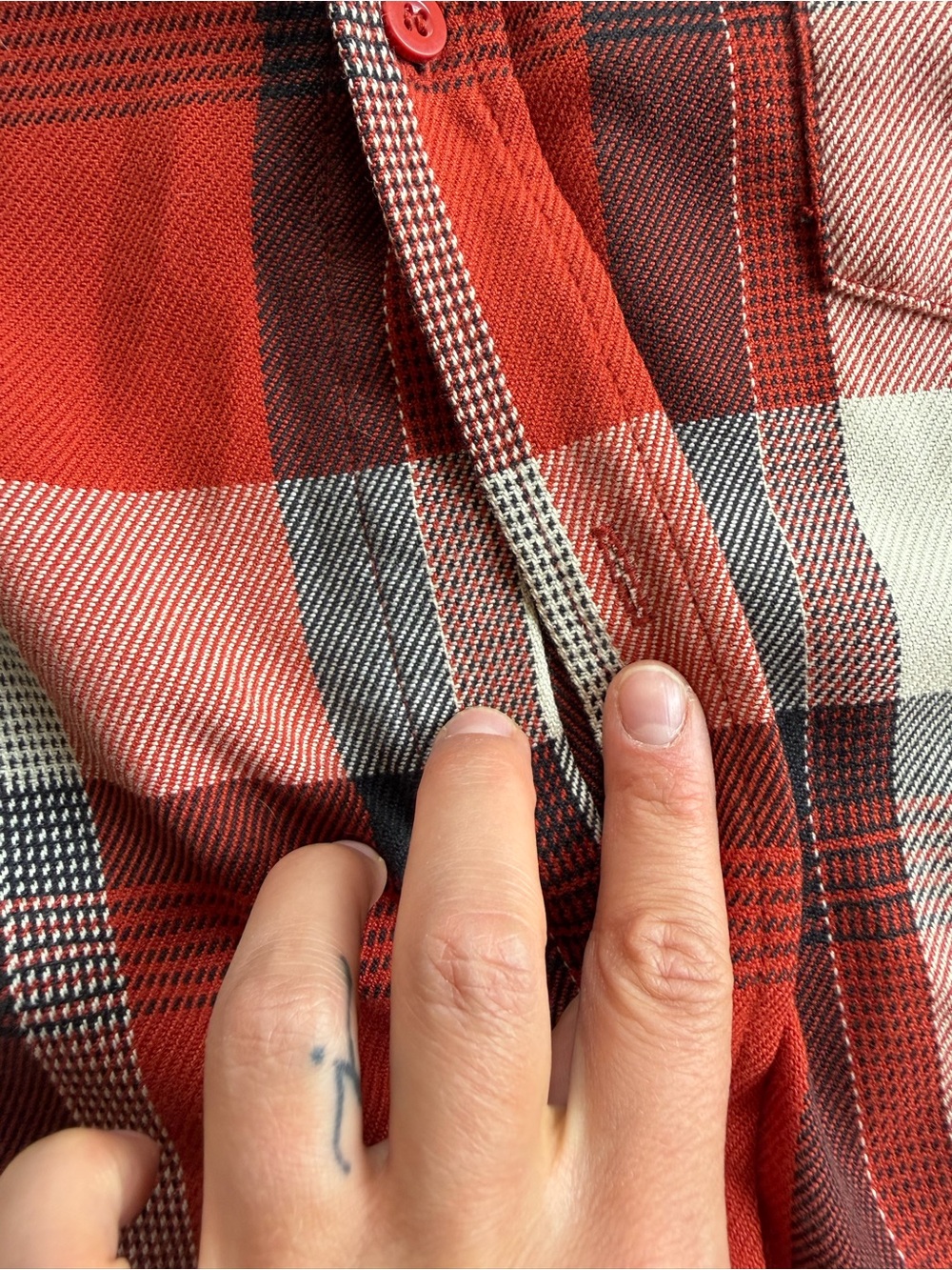 Burton Dryride Red and Black Plaid Flannel Shirt Men M Lagenlook Oversized FLAW - Picture 5 of 6